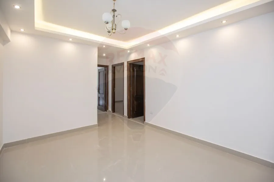 شقة للايجار 220 م كفر عبده (ش سانت جينى)