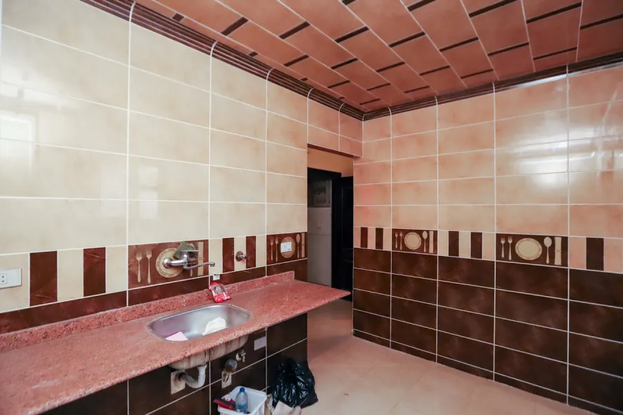 شقة للبيع 170م سيدي بشر (ابراج توماس بجوار شركة الكهرباء)