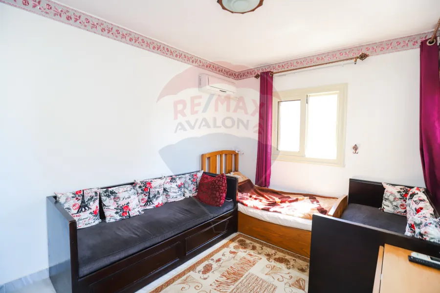 شقة للبيع 110 م ميامى ( ش بن النقيب متفرع من شارع 45)