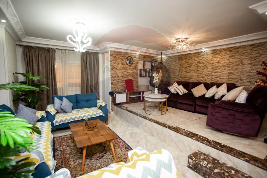 Apartment for sale 165 m Gleem (steps from the sea)