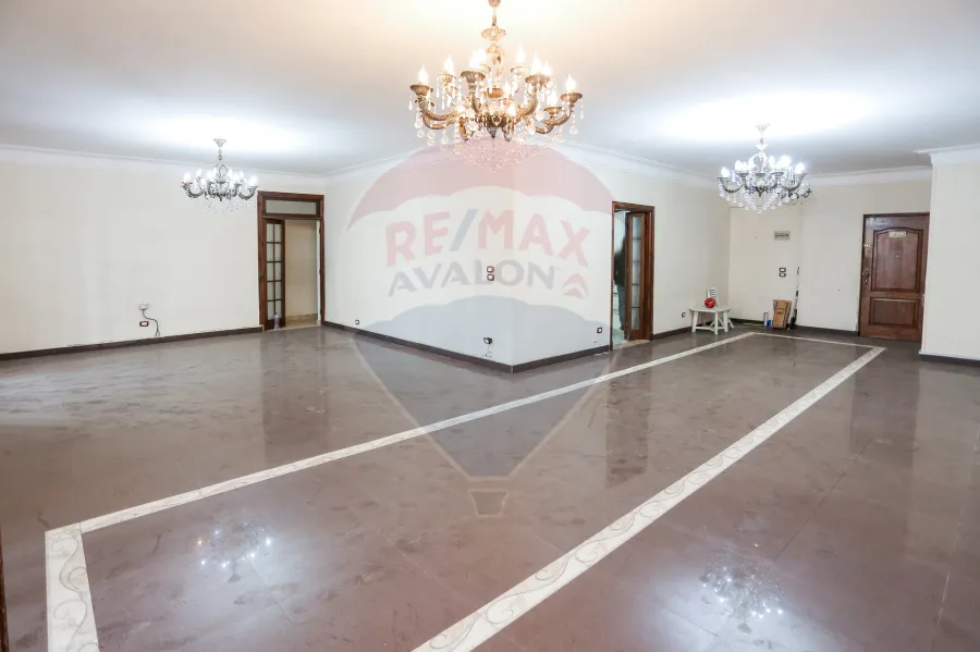 شقة للبيع 265 م سموحة (ش بهاء الدين الغتورى)