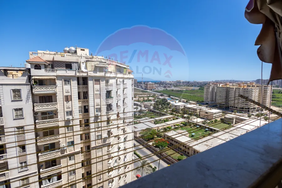 شقة للبيع 130 م المندرة (كومباوند المنتزة إليجانس)