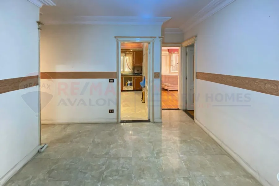 Apartment for sale 230 m Saba Basha (steps from Abu Qir St. and tram)