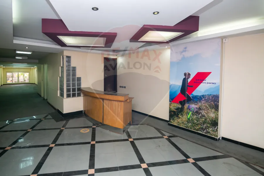 شقة ادارى للايجار 370 م سموحة (ش فوزى معاذ)