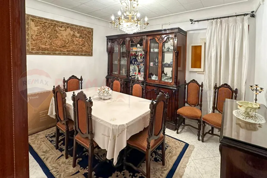 شقة للبيع  200 م جناكليس (ش  محمد باشا محسن)