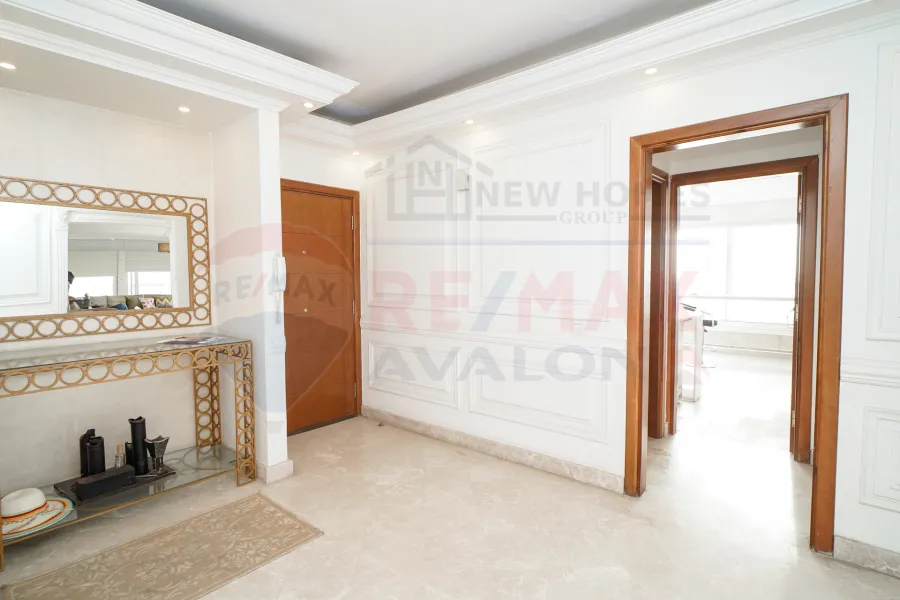 شقة للبيع 415 م المعادي  (كورنيش النيل مباشرة)