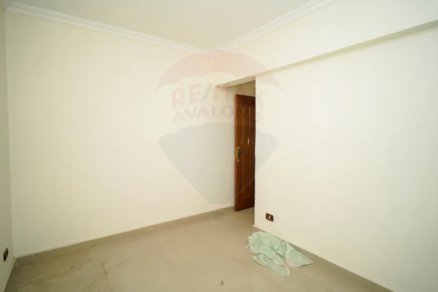 Apartment for Sale 135 m Louran (Steps from sea)