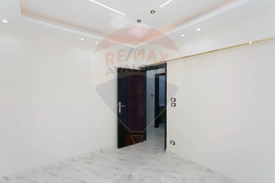 Apartment for sale 135 m Al-Asafra (Directly on the sea)