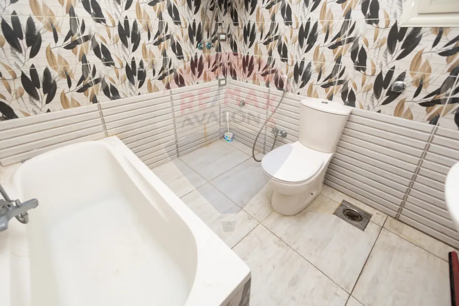 Apartment for sale 200 m Al-Mandara (directly on the sea)