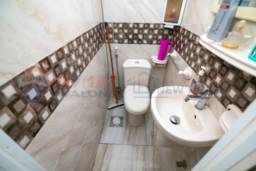 Apartment for sale 150 m Sporting (Directly on the sea)