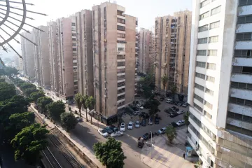 شقة للبيع 238 م رشدي (علي الترام مباشرة)