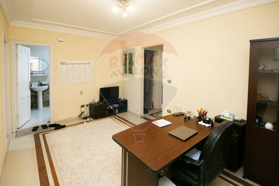 شقة للبيع 188 م الأزاريطة (علي الترام مباشرة)