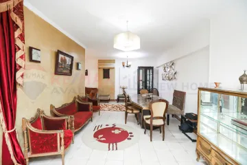 شقة للبيع 135 م ستانلي (العمارة على البحر مباشرة)