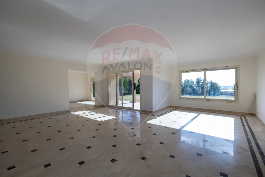 فيلا ستاند الون للبيع 1,300 م كينج مريوط (اليكس ويست - انطونيادس نموذج V2)