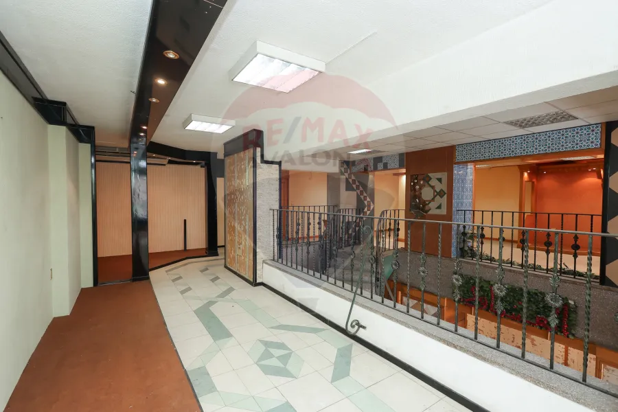 محل + ميزان للبيع 345 م  سموحة (بجوار الهلال الاحمر و مستشفى الاندلسية)