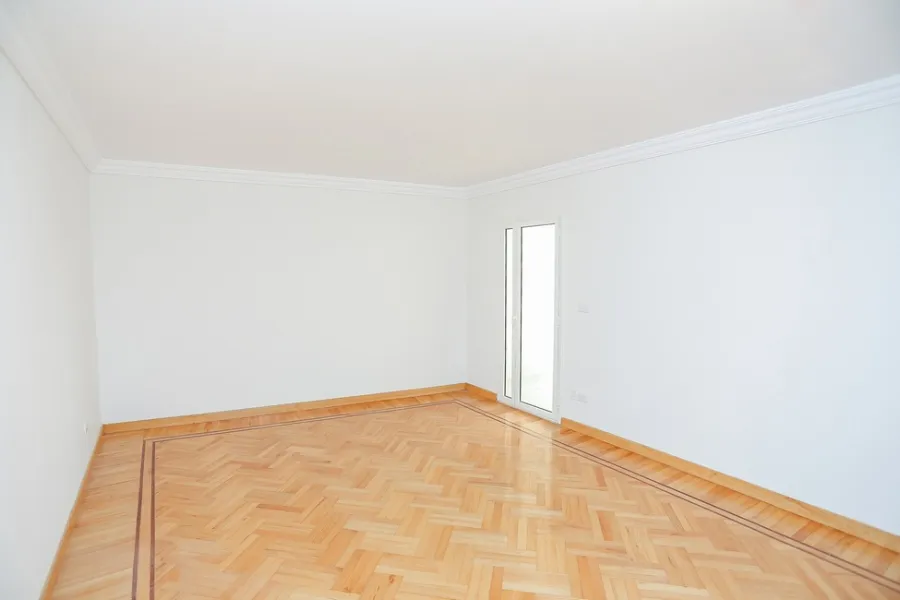 Apartment For Sale 258m Zeznia ( Directly on Tram Station)