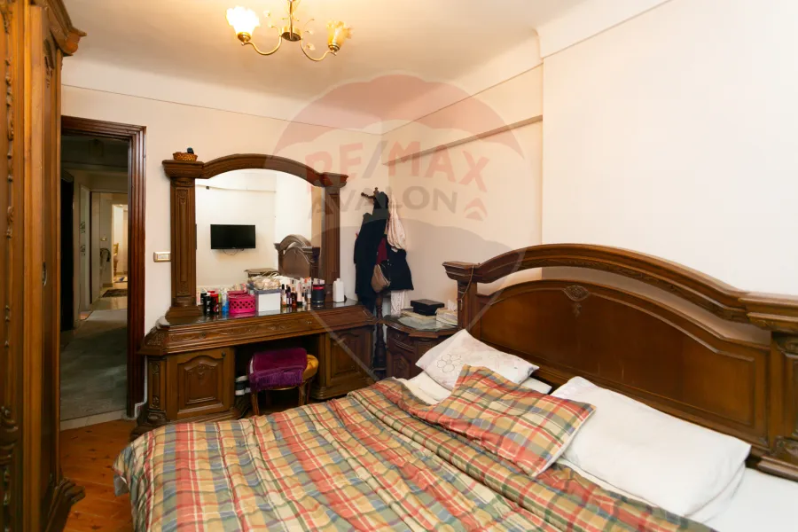 شقة للبيع 115 م سموحة (ش بهاء الدين الغتوري) -