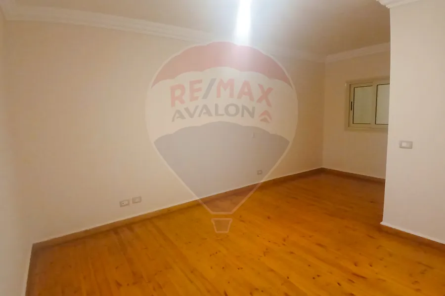 شقة للبيع 160 م لوران (ش عبد الحميد الديب)