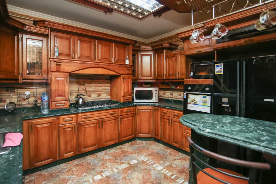 Apartment for sale 240 m Gleem (Mostafa Maher St.)