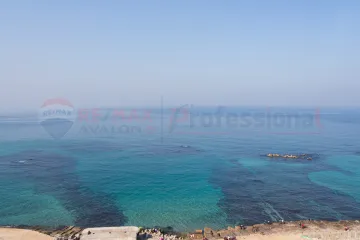 شقة للبيع 200 م كليوباترا (علي البحر مباشرة)