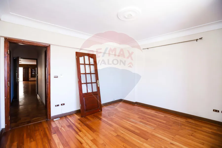 شقه للبيع 218 م جليم  طريق الحرية - ش أبو قير