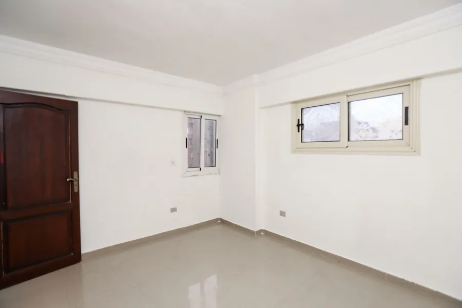 شقة للبيع 170م سيدي بشر (ابراج توماس بجوار شركة الكهرباء)