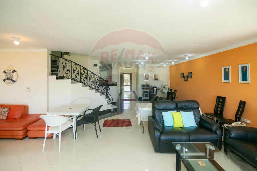 فيلا للبيع الساحل (مارينا 6)