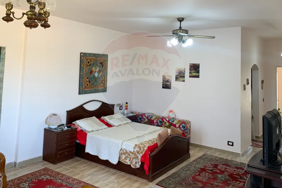 Registered villa with blue contract for sale 1,008 m king Mariout (El-Kafoury Main road)