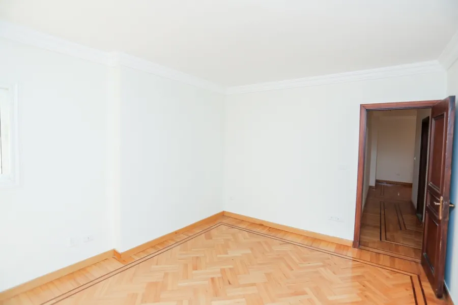 Apartment For Sale 258m Zeznia ( Directly on Tram Station)