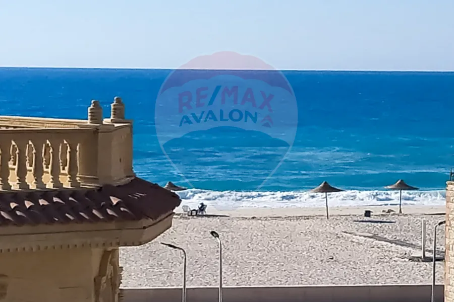 فيلا للبيع الساحل (قرية هليوبيتش) - 300 م