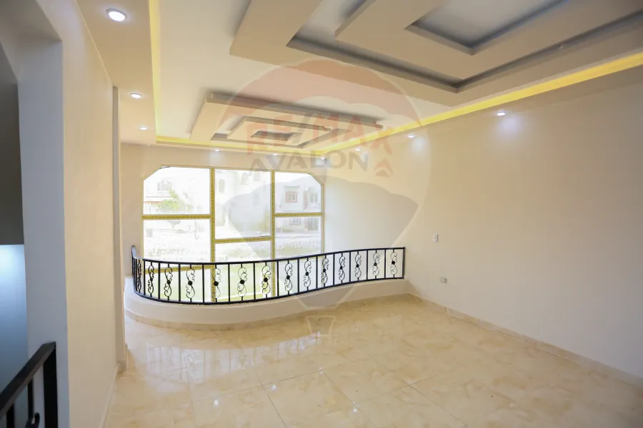 فيلا ستاند الون للبيع (بيرلا مارينا) 127 م