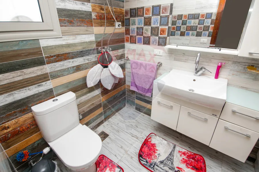 Apartment for sale 204 m Al Azarita (Chompolion St.)