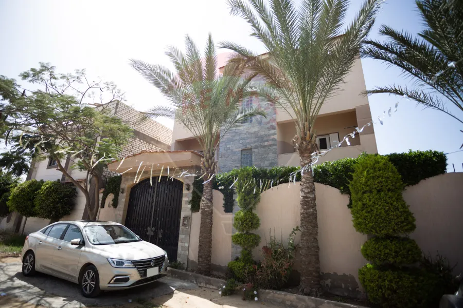 Villa for sale 470 m King mariout (behind Hilton King's Ranch Hotel)