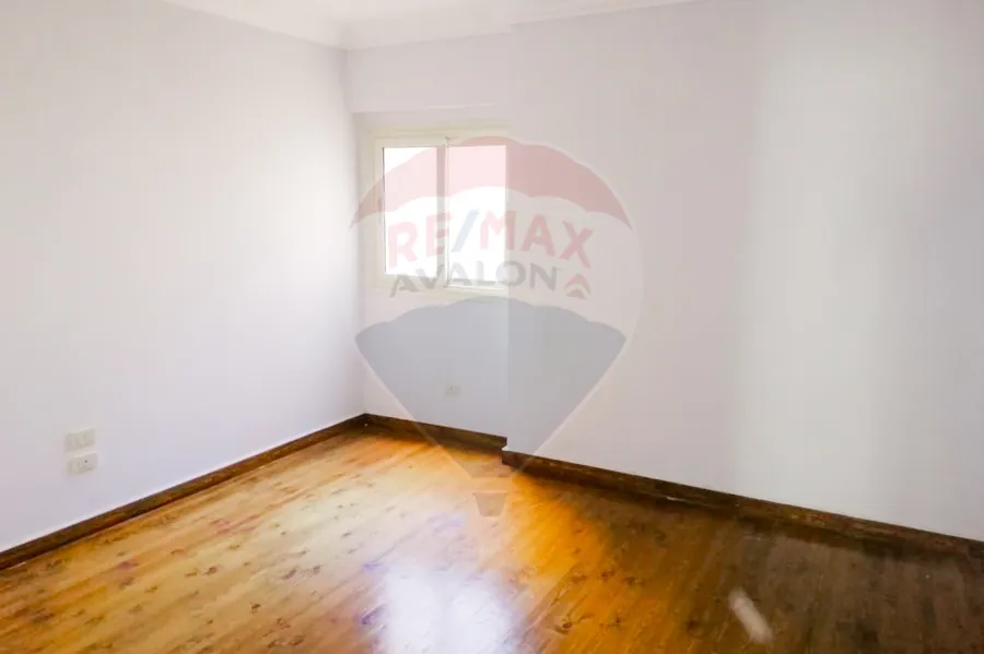 شقة للإيجار 270 م سموحة (شارع الصفا- فيو قصر الاميره فوزيه)