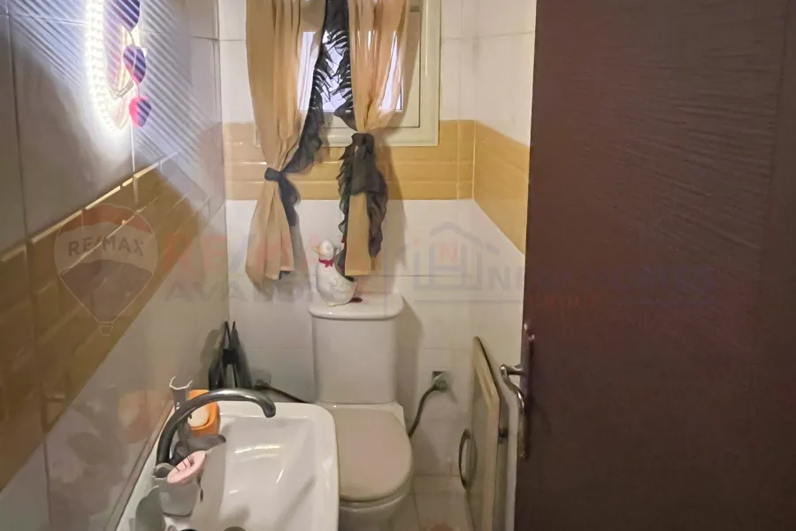 شقة للبيع 150 م صافي  كامب شيزار (ش عبد المنعم سند)