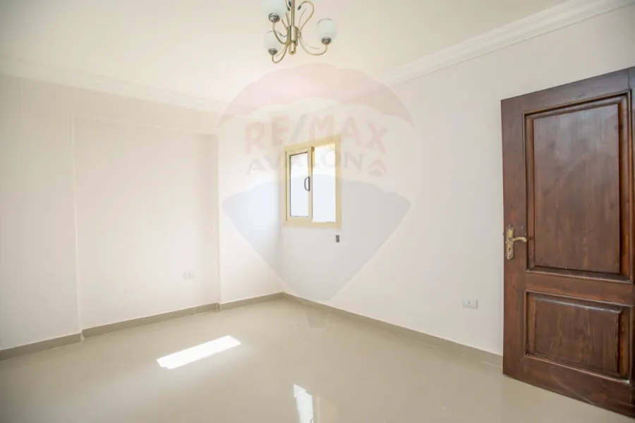 شقة للايجار 220 م كفر عبده (ش سانت جينى)