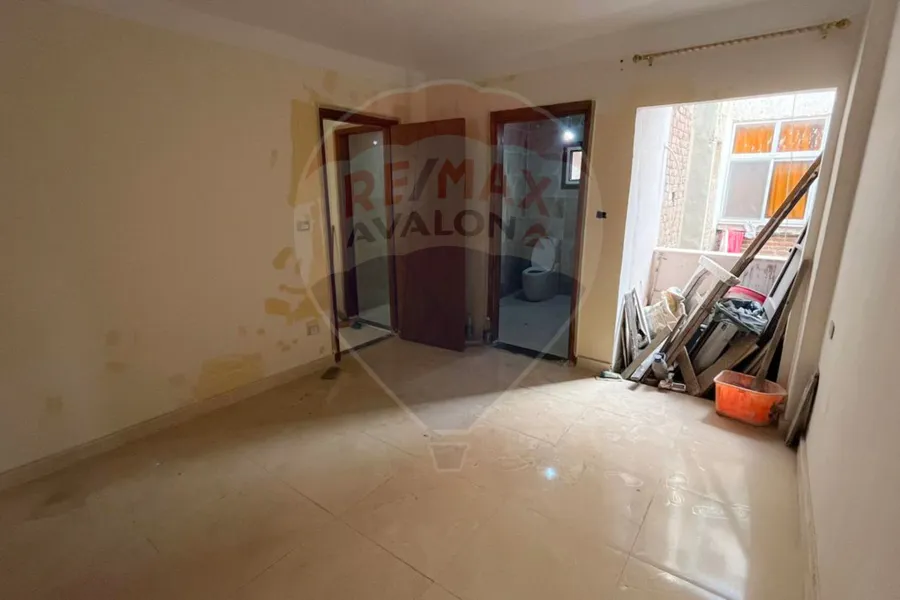 شقة للبيع 140 م كفر عبده (ش سكينة بنت الحسين)