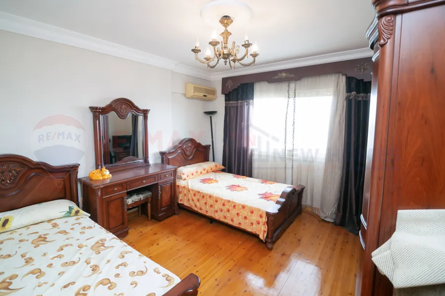 Apartment for sale 240 m Kafr Abdo (Sakina Bnt Al-Hussein st.)