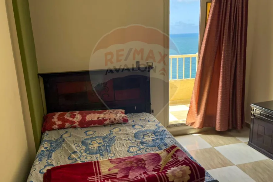 دوبلكس للبيع 190 م ميامي ( علي البحر مباشرة )