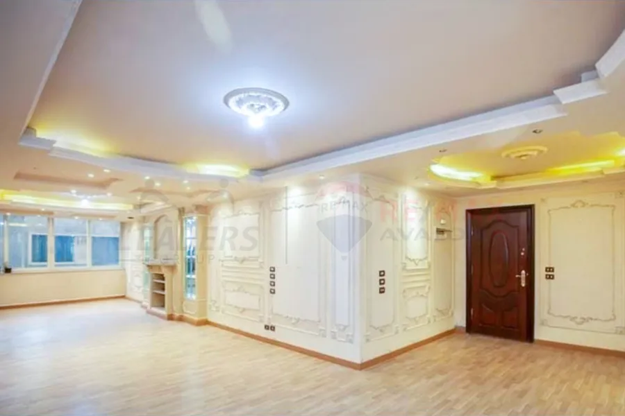 Apartment for sale 195 m Kafr Abdo (steps from Abu Qir St.)