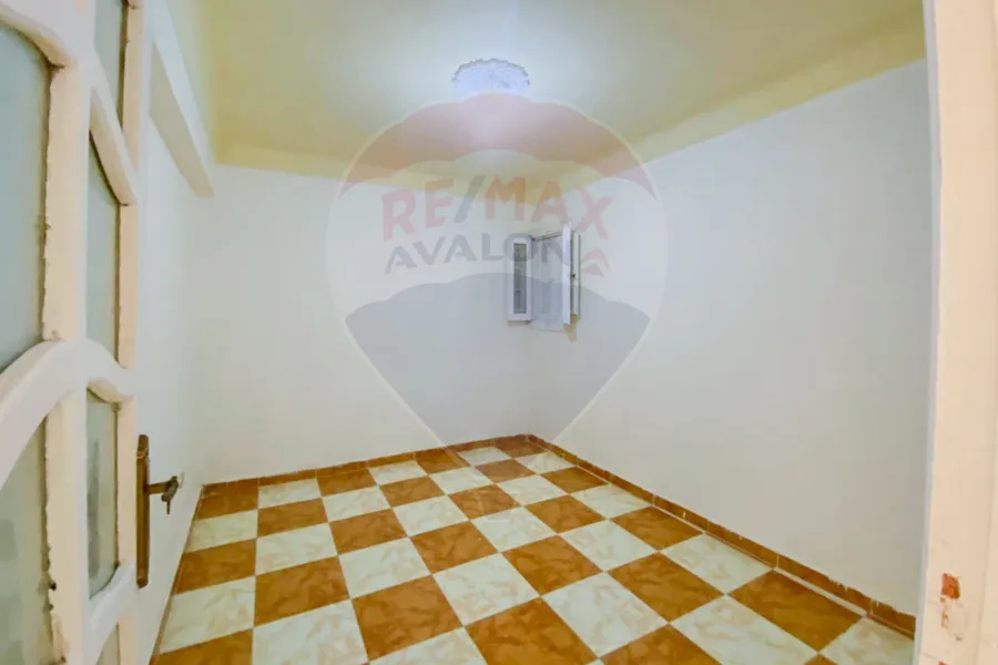 شقة للبيع 140 م سيدي بشر (ش جمال عبدالناصر)