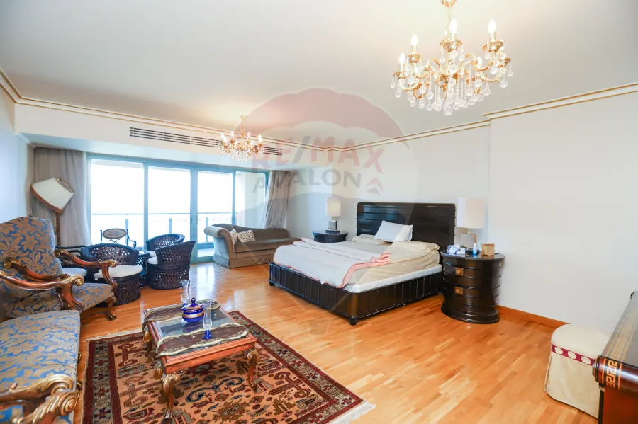 شقة للإيجار 650 م سان ستيفانو (الفورسيزون - علي البحر مباشرة)