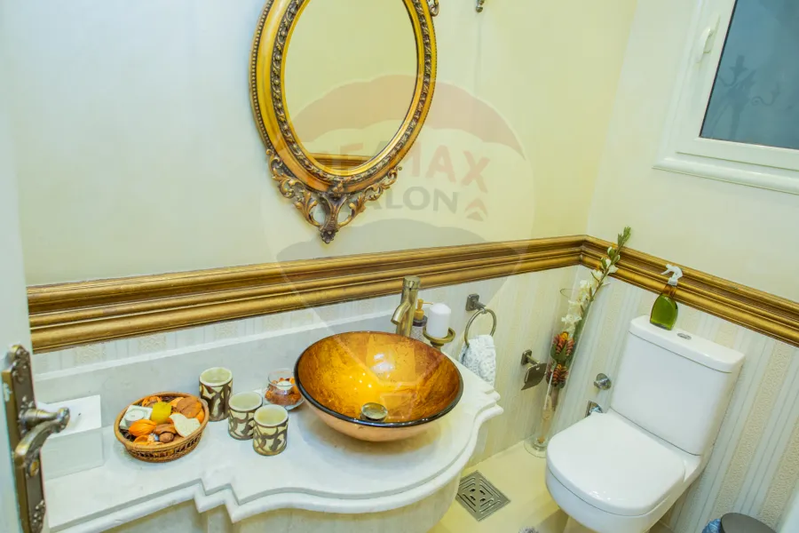 Apartment for sale 300 m sidi gaber (El-Mosheer Ahmed Ismail st)