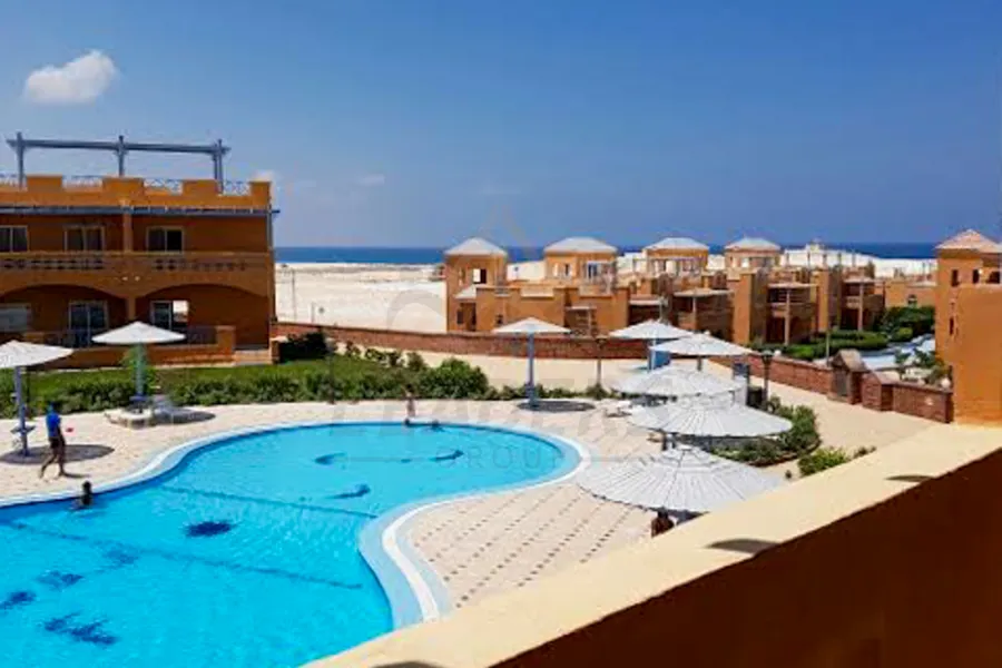 شاليه للبيع (رويال بيتش - رأس الحكمه) 80 م