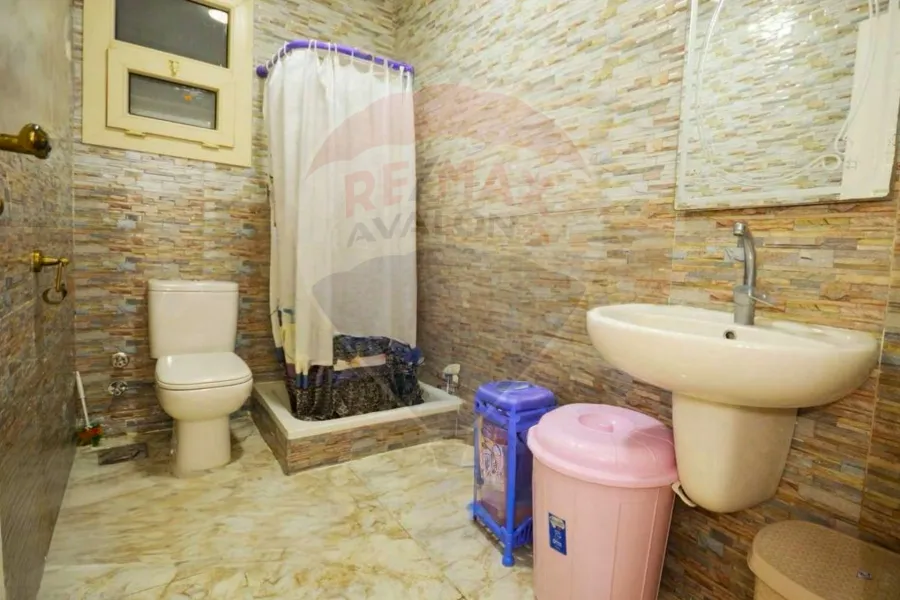 شقة للبيع 200 م سموحة (أبراج الصيادلة)