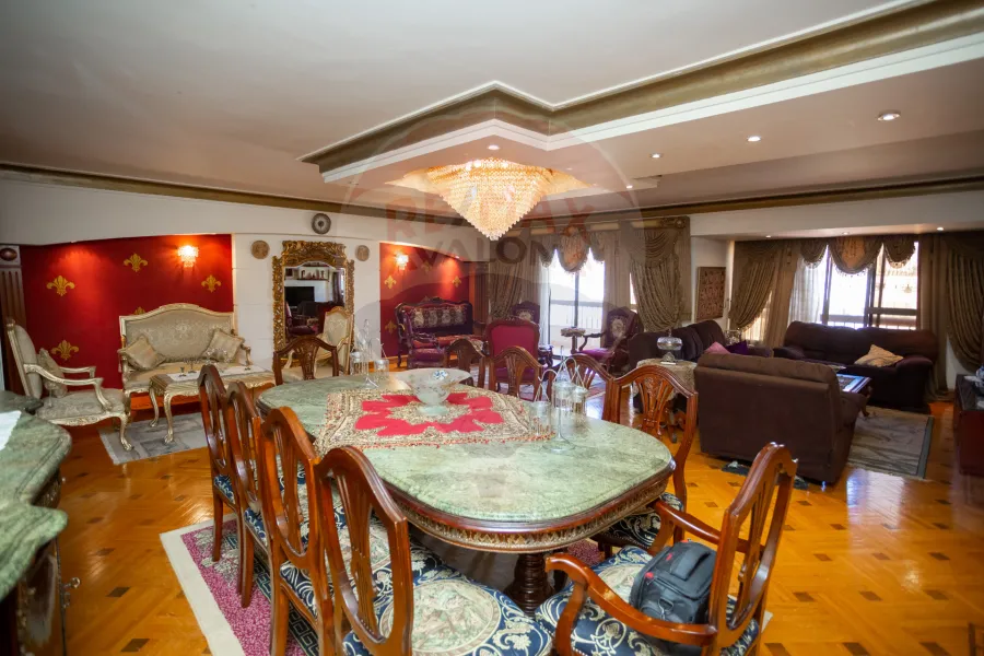 شقة للإيجار المفروش 240 م الحي اللاتيني (خطوات من ش فؤاد الرئيسي)