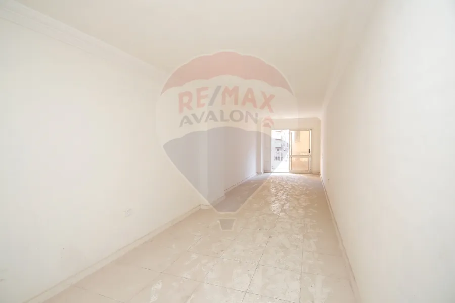 شقة للبيع 135 م سيدى بشر( على الترام مباشرة ) - أول سكن