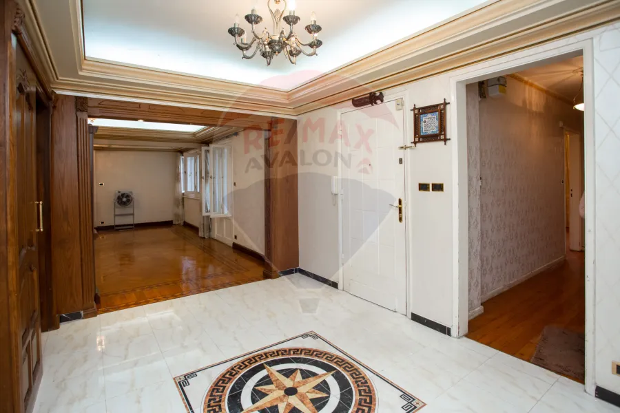 شقة مسجلة للبيع 271 م رشدي (المعسكر الرومانى)