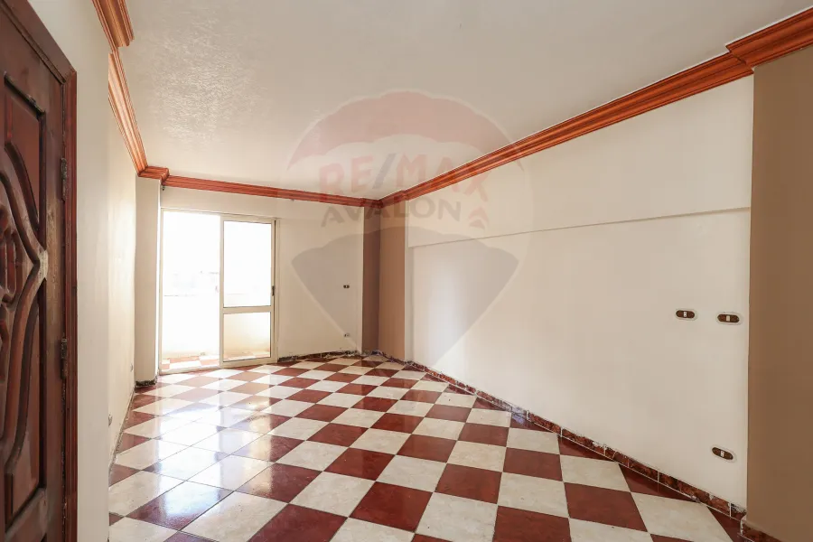 شقة للبيع 125م ميامي ( خطوات من ش جمال عبدالناصر و اسكندر ابراهيم)