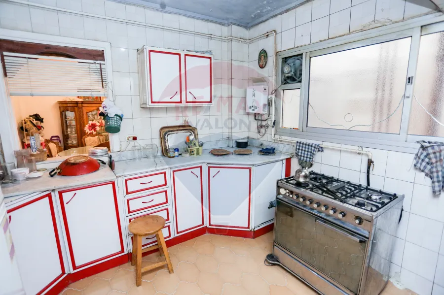 شقة للبيع 160م كفر عبده ( ش خليل الخياط )